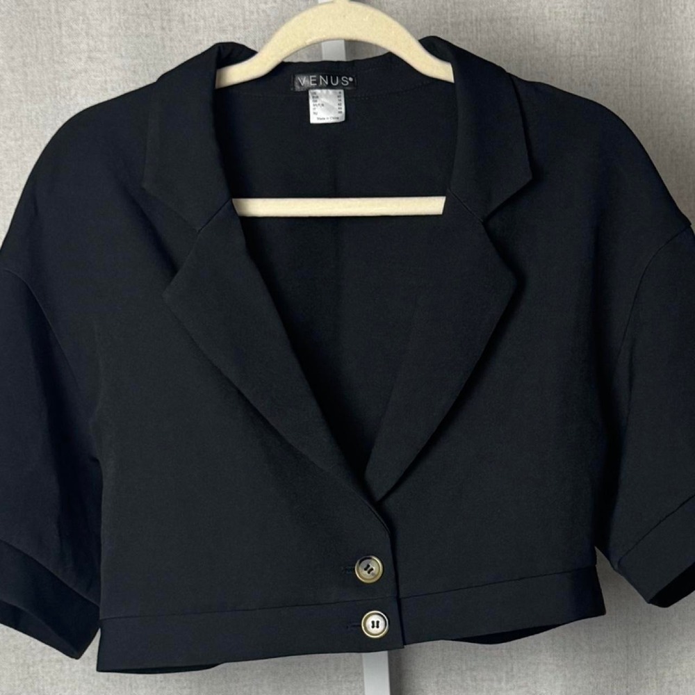 VENUS Black Cropped Short Sleeve Blazer Size 8 NWOT